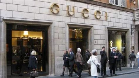 tienda gucci hombre|gucci fundador.